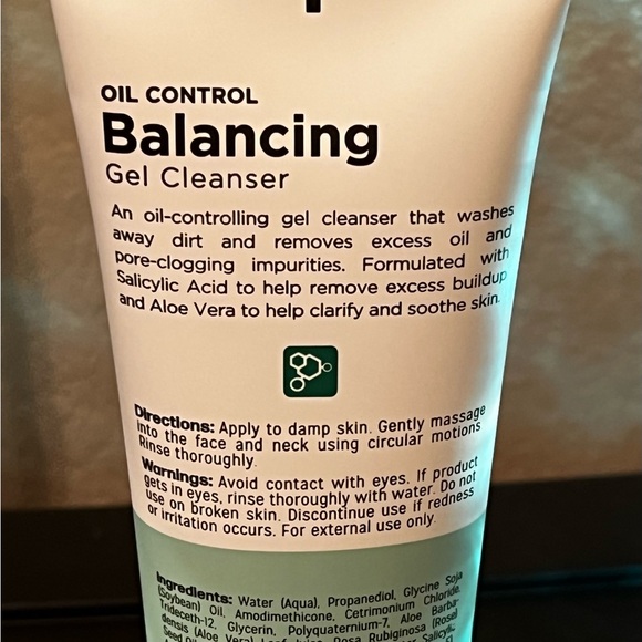 Core Clinicals OIL CONTROL Balancing Gel Cleanser brand new sealed 8 oz - Picture 8 of 8